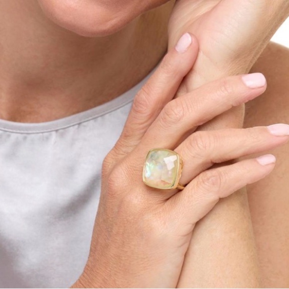 🆕 Golden Mother of Pearl Gem Doublet Solitaire Ring —Size 7 💛